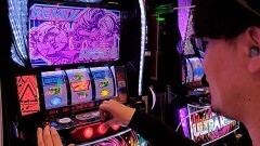 #512 必勝本セレクション/ハッピージャグラーＶIII　Ａ‐ＳＬＯＴ＋ ディスクアップＵＬＴＲＡＲＥＭＩＸ